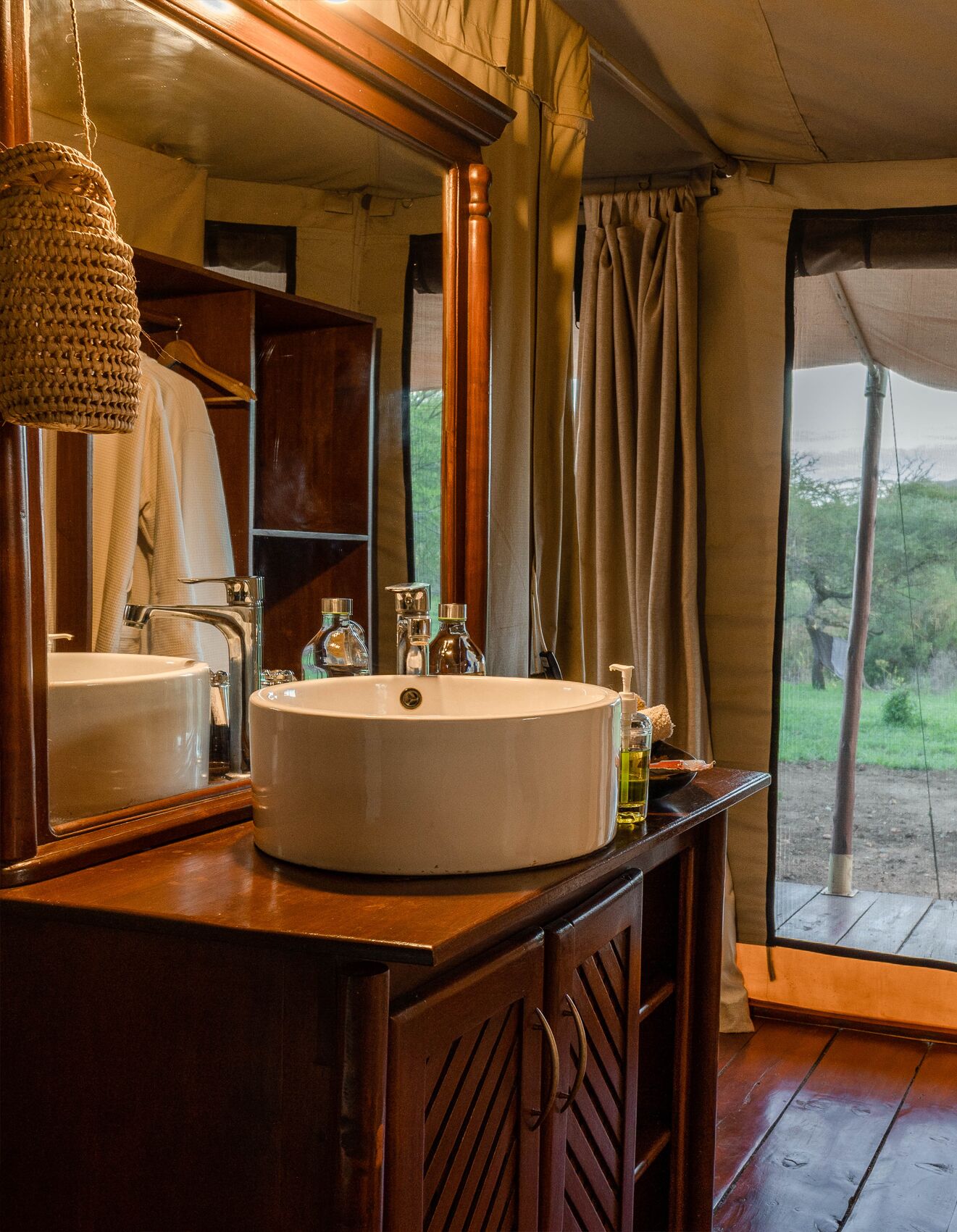 Embalakai Authentic Camps